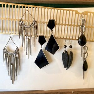 Bundle of ✋🤚 Pairs of Fun Earrings!